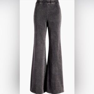 NWT GOOD AMERICAN Jeanius Flare Pants